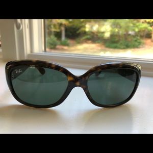 Ray-Ban RB4101 Jackie Ohh Sunglasses